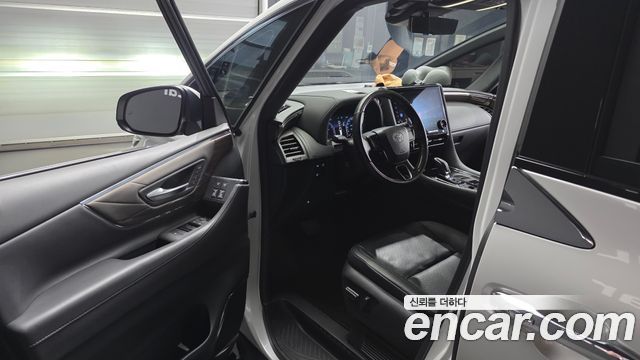Toyota Alphard (IV) 2.5 HEV Executive AWD 2024 — фото 10