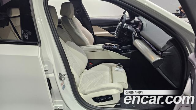 BMW 5 Series (G60) 520i M Sport 2024 — фото 26