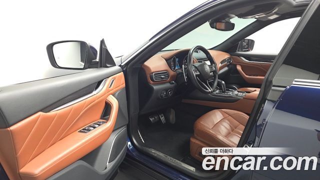 Maserati Levante 3.0 AWD GranSport 2020 — фото 10