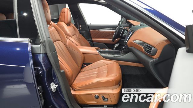 Maserati Levante 3.0 AWD GranSport 2020 — фото 26