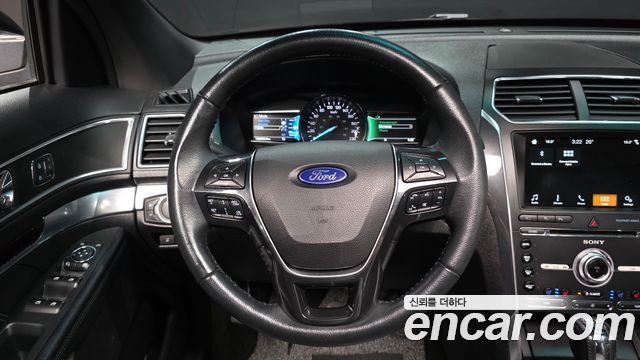 Ford Explorer 2.3 Limited 4WD 5th 2017 — фото 13