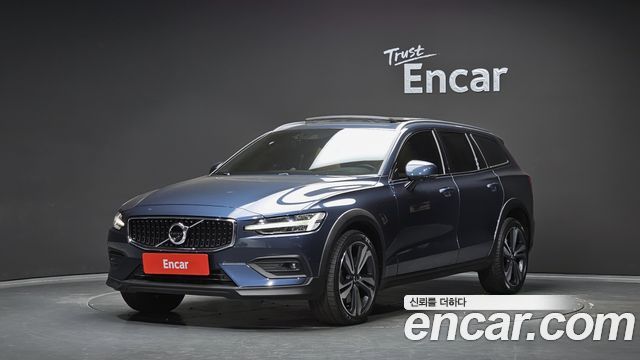Volvo V60 Cross Country (II) B5 Pro AWD