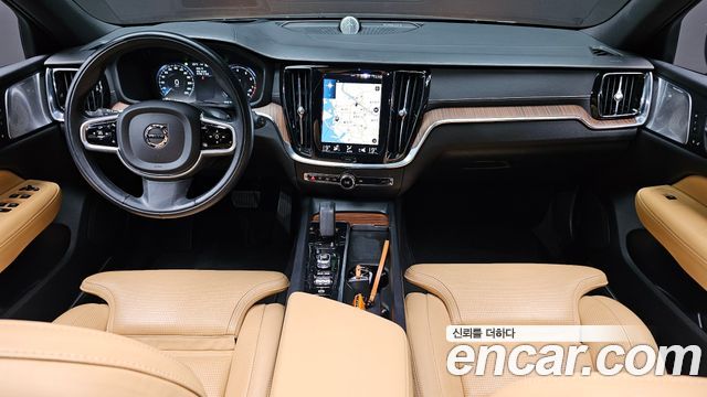 Volvo V60 Cross Country (II) B5 Pro AWD 2021 — фото 7