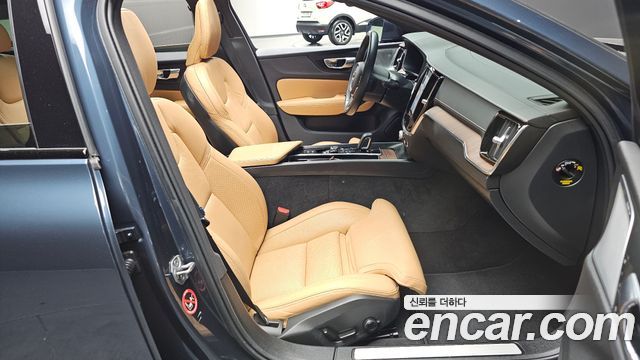 Volvo V60 Cross Country (II) B5 Pro AWD 2021 — фото 10
