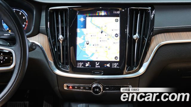 Volvo V60 Cross Country (II) B5 Pro AWD 2021 — фото 13