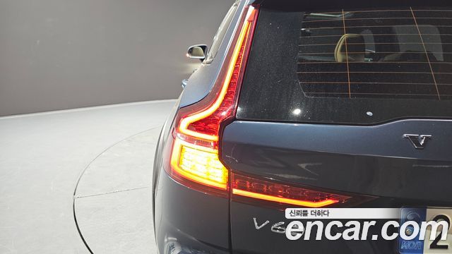 Volvo V60 Cross Country (II) B5 Pro AWD 2021 — фото 23