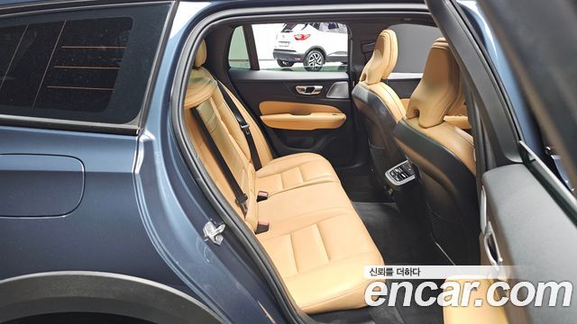 Volvo V60 Cross Country (II) B5 Pro AWD 2021 — фото 26