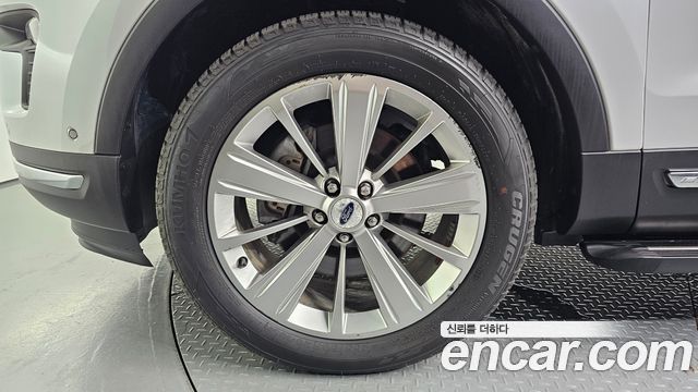 Ford Explorer 2.3 Limited 4WD 5th 2019 — фото 5