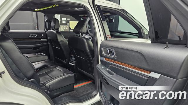 Ford Explorer 2.3 Limited 4WD 5th 2019 — фото 11