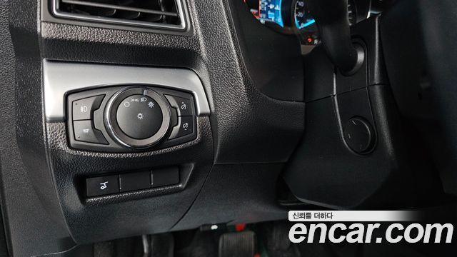 Ford Explorer 2.3 Limited 4WD 5th 2019 — фото 14