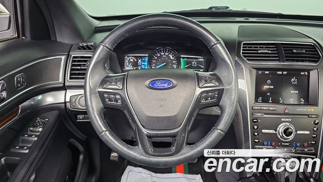 Ford Explorer 2.3 Limited 4WD 5th 2019 — фото 16
