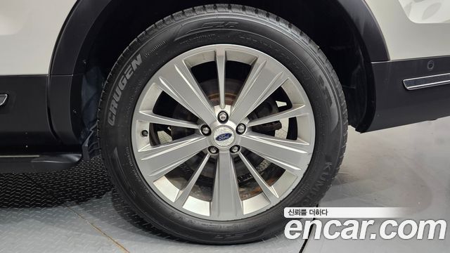 Ford Explorer 2.3 Limited 4WD 5th 2019 — фото 21