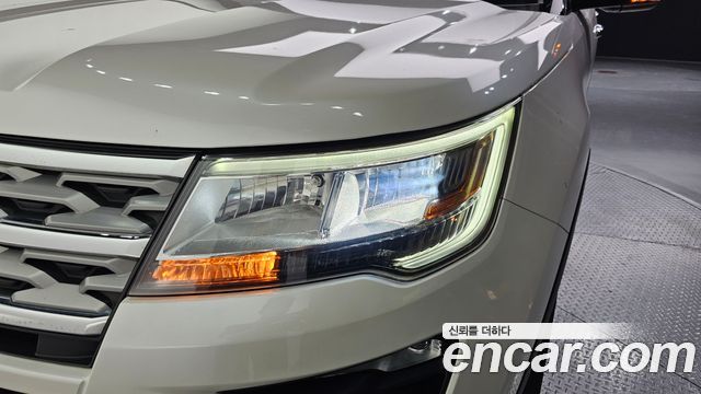 Ford Explorer 2.3 Limited 4WD 5th 2019 — фото 22