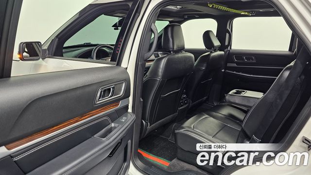 Ford Explorer 2.3 Limited 4WD 5th 2019 — фото 26
