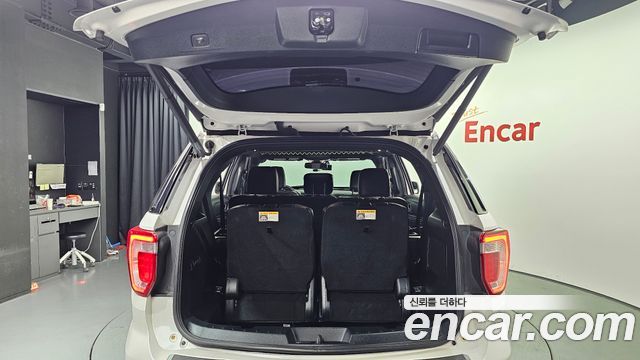 Ford Explorer 2.3 Limited 4WD 5th 2019 — фото 32