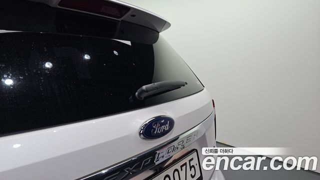 Ford Explorer 2.3 Limited 4WD 5th 2019 — фото 34