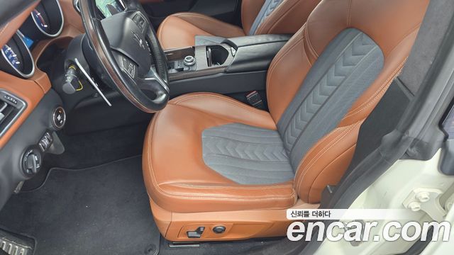 Maserati Ghibli 3.0 Diesel GranLusso 3rd 2019 — фото 38