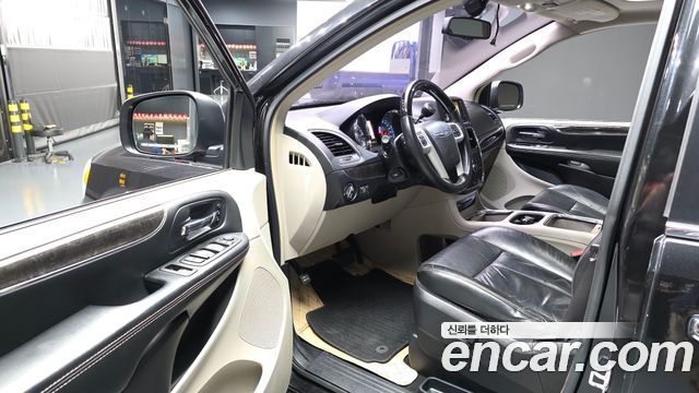 Chrysler Grand Voyager 3.6 LIMITED 2016 — фото 10