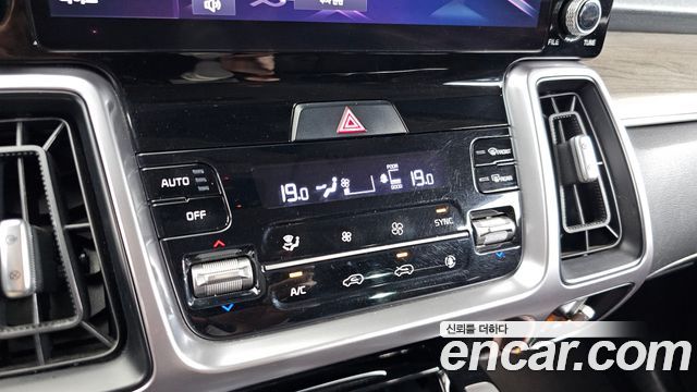 Kia Sorento (IV) Diesel 2.2 2WD Prestige 2023 — фото 16