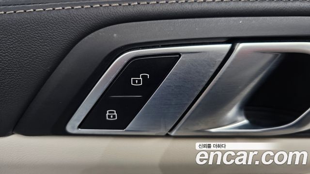 BMW X7 (G07) xDrive 40d M Sport 7 STR 2025 — фото 38