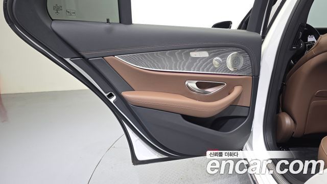 Mercedes-Benz E-Class (W213) E350 4MATIC Exclusive 2023 — фото 25