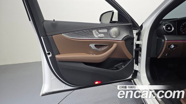 Mercedes-Benz E-Class (W213) E350 4MATIC Exclusive 2023 — фото 28