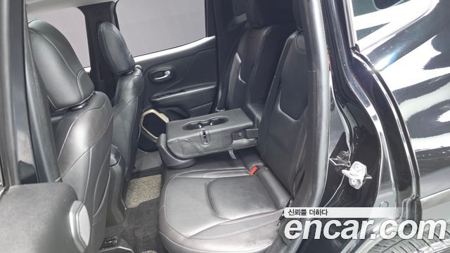 Jeep Renegade 2.0 Diesel Limited AWD 2017 — фото 12