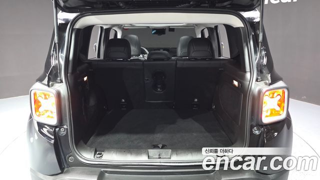 Jeep Renegade 2.0 Diesel Limited AWD 2017 — фото 17