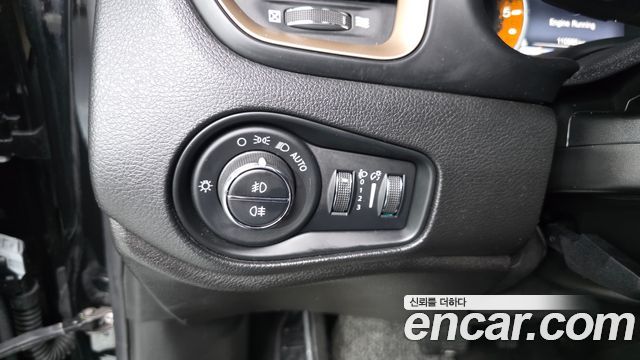 Jeep Renegade 2.0 Diesel Limited AWD 2017 — фото 19