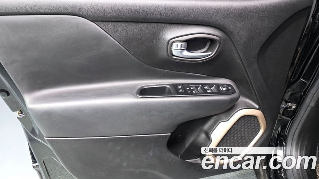 Jeep Renegade 2.0 Diesel Limited AWD 2017 — фото 24