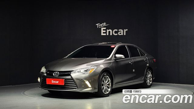 Toyota Camry 2.5 XLE