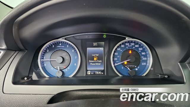 Toyota Camry 2.5 XLE 2017 — фото 8