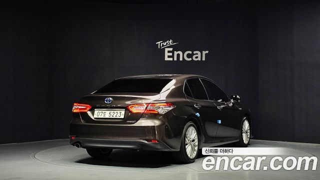 Toyota Camry (XV70) 2.5 XLE Hybrid 2018 — фото 2