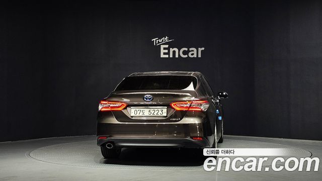 Toyota Camry (XV70) 2.5 XLE Hybrid 2018 — фото 4