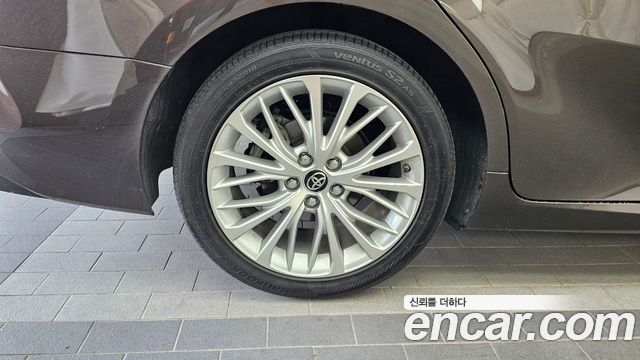 Toyota Camry (XV70) 2.5 XLE Hybrid 2018 — фото 5