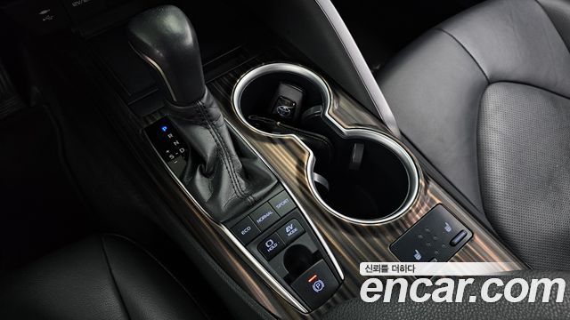 Toyota Camry (XV70) 2.5 XLE Hybrid 2018 — фото 9