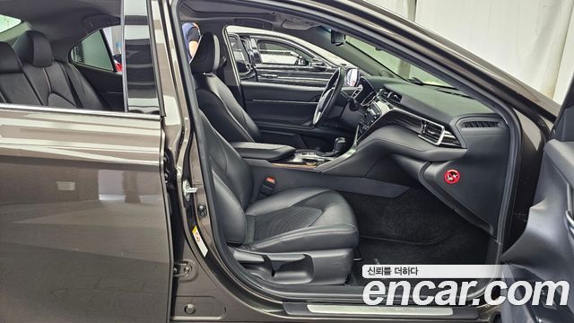 Toyota Camry (XV70) 2.5 XLE Hybrid 2018 — фото 11