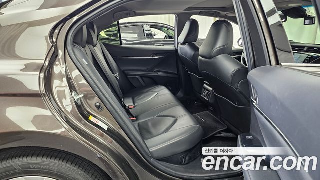 Toyota Camry (XV70) 2.5 XLE Hybrid 2018 — фото 12