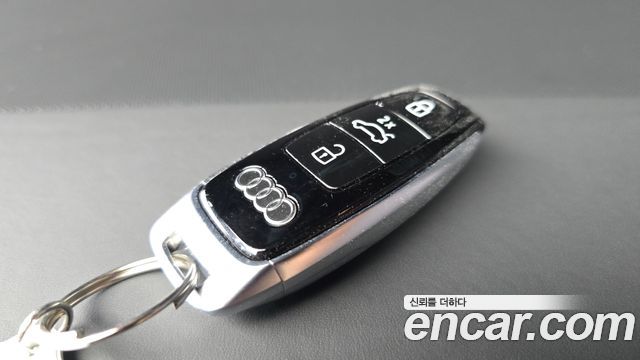 Audi S8 (D5) 4.0 TFSI Quattro LWB 2025 — фото 28