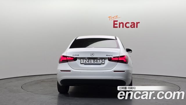 Mercedes-Benz A-Class (W177) A250 4MATIC Sedan 2020 — фото 4