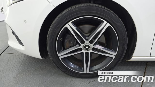 Mercedes-Benz A-Class (W177) A250 4MATIC Sedan 2020 — фото 5