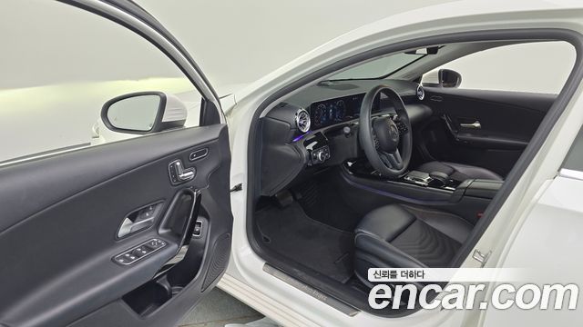 Mercedes-Benz A-Class (W177) A250 4MATIC Sedan 2020 — фото 10