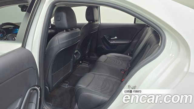 Mercedes-Benz A-Class (W177) A250 4MATIC Sedan 2020 — фото 11