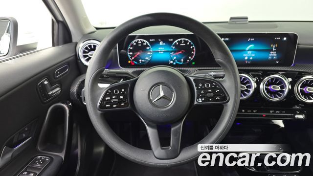 Mercedes-Benz A-Class (W177) A250 4MATIC Sedan 2020 — фото 13
