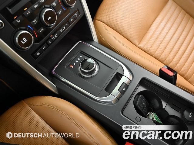 Land Rover Discovery Sport 2.0 TD4 HSE Luxury 2019 — фото 9