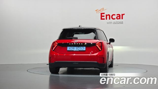 MINI Cooper Electric (IV) SE Favoured 2024 — фото 4