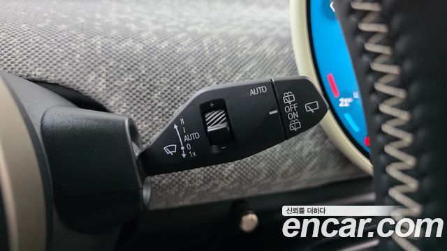MINI Cooper Electric (IV) SE Favoured 2024 — фото 19