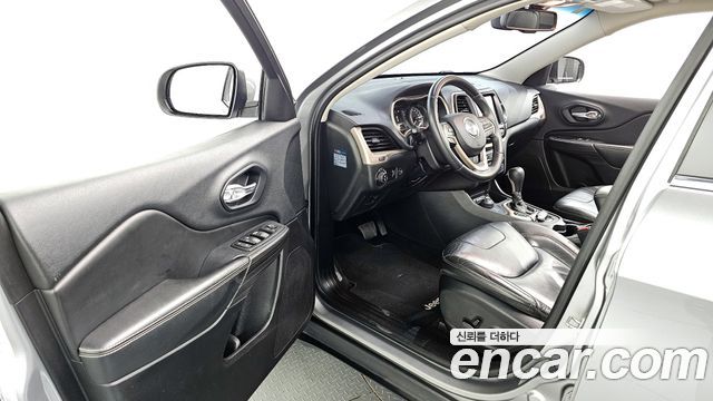 Jeep Cherokee (KL) 2.4 Longitude AWD 2015 — фото 10