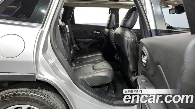 Jeep Cherokee (KL) 2.4 Longitude AWD 2015 — фото 12