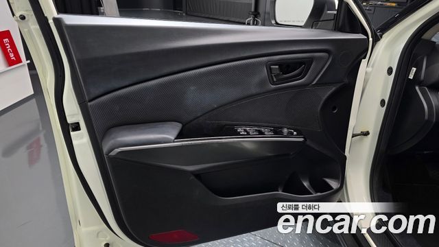 KG Mobility (SsangYong) Very New Tivoli Gasoline 1.5 2WD V1 2020 — фото 24